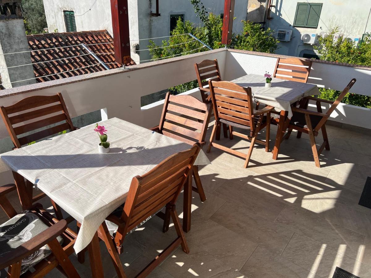 Apartmani Nina I Niko Ugljan Esterno foto
