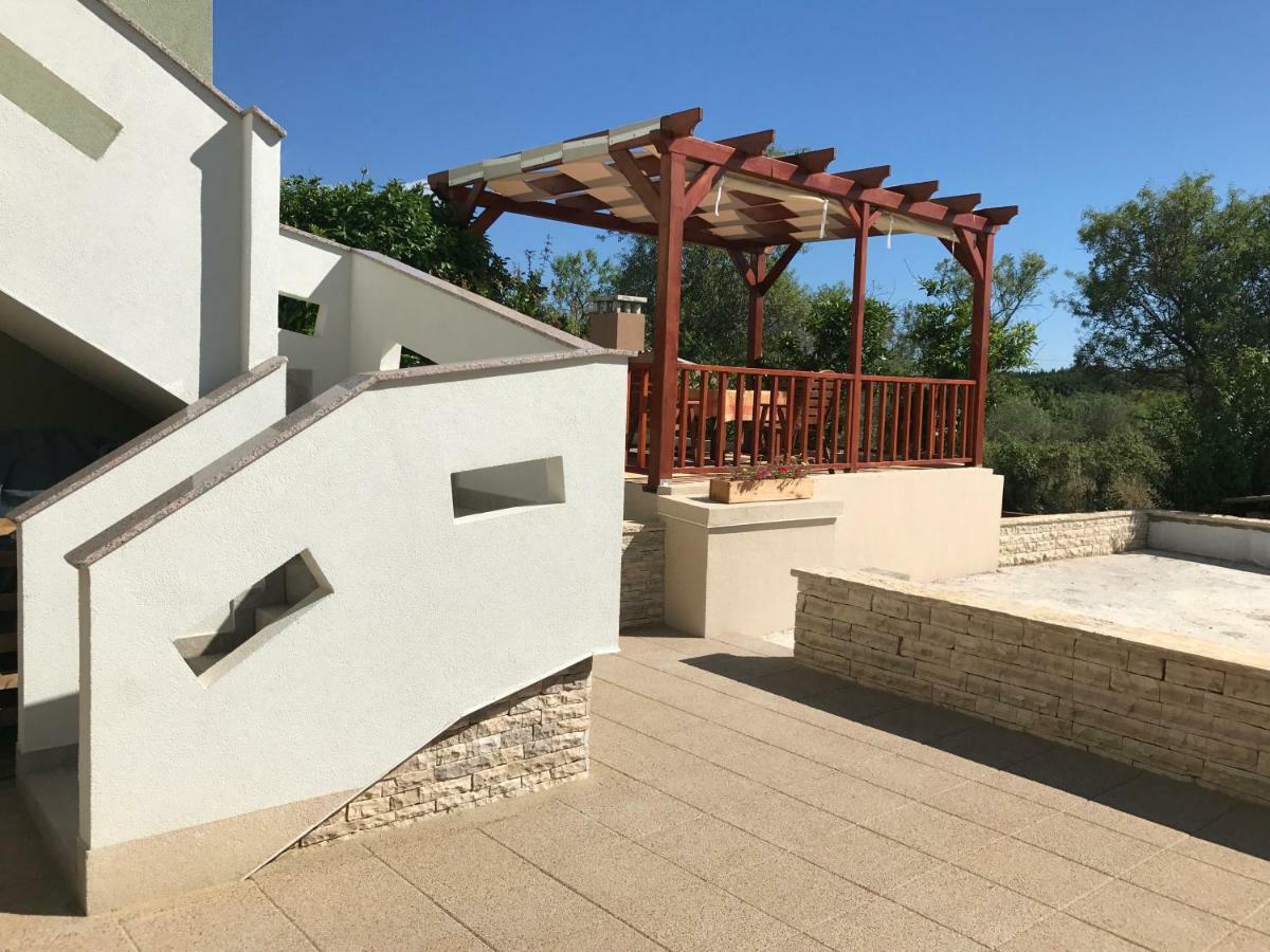 Apartmani Nina I Niko Ugljan Esterno foto